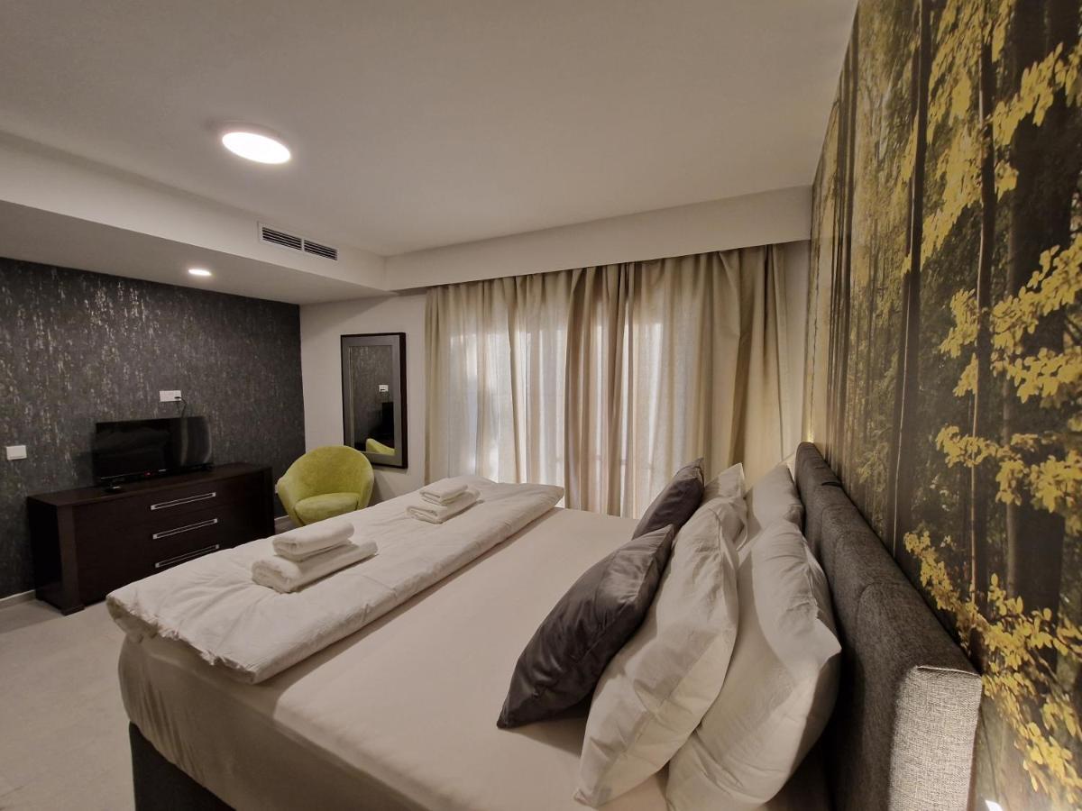 Korzo Suites St. Julian'S Bagian luar foto
