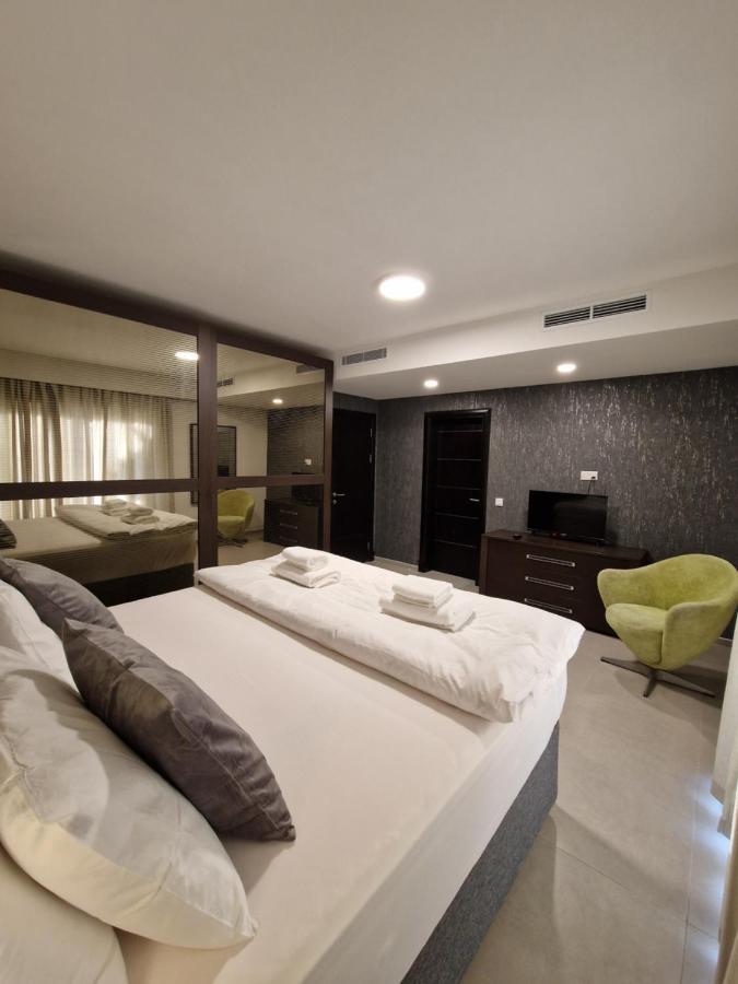 Korzo Suites St. Julian'S Bagian luar foto