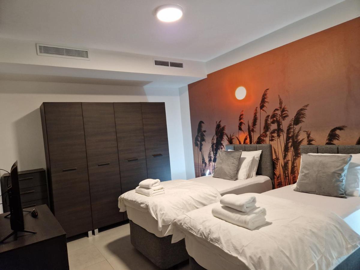 Korzo Suites St. Julian'S Bagian luar foto